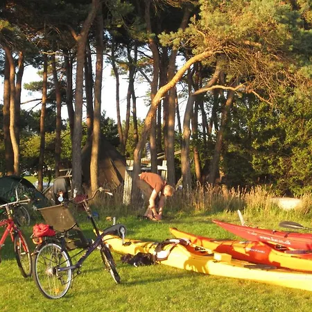 Camping & Cottages Parque de Campismo *